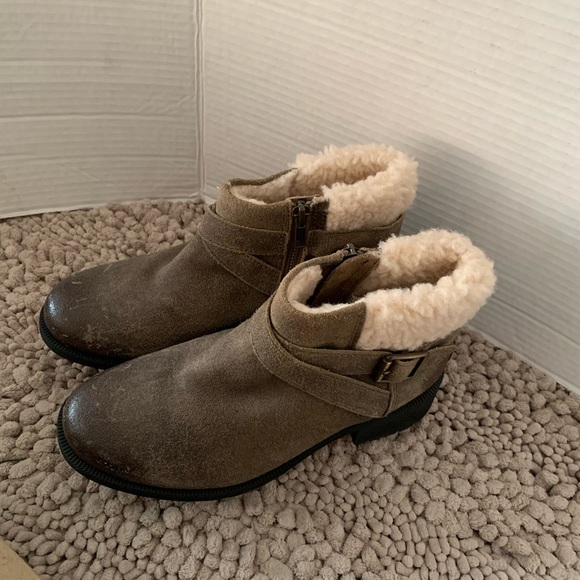 UGG Shoes - Ugg brown benson  bootie      NWOT